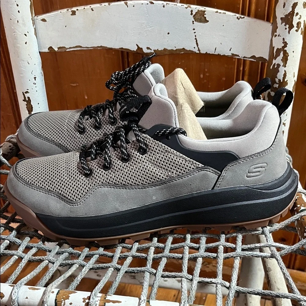 Skechers Men's Gray and Black Streetwear Sneakers